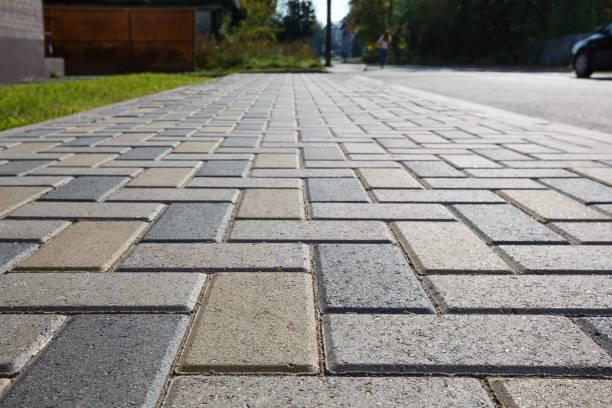 Best Driveway Paving Company  in Pomona, KS